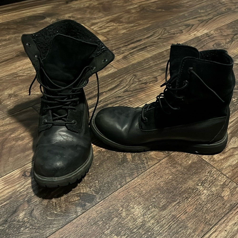 Combat boots